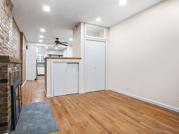 4th image of 117 Bank St APT D