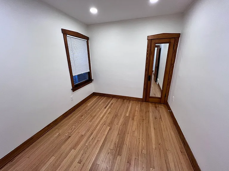 5833 W Peterson Ave #1F — Photo 12