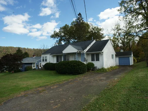 8 Kingsbury Ave, Towanda, PA 18848