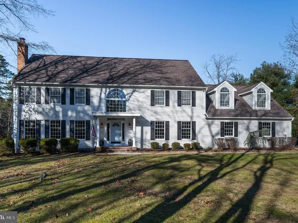 12 Tunbridge Wells Ct, Medford, NJ 08055