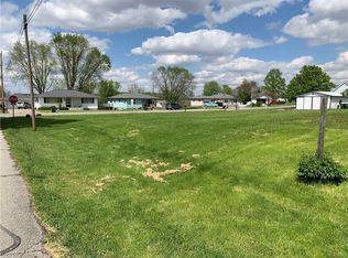 651 Union St, Hope, IN 47246