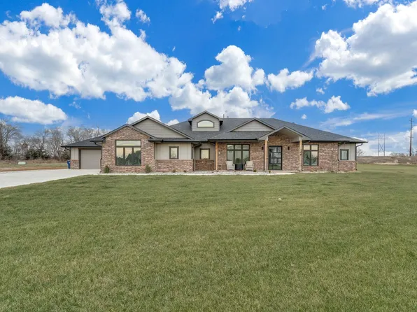104 N Estes St, Garden Plain, KS 67050