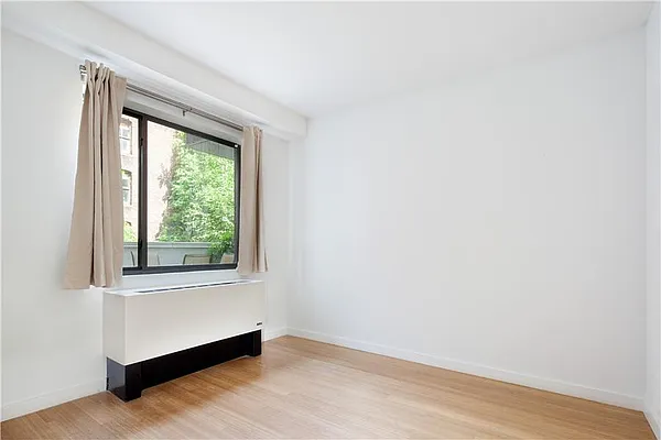 Rented by Douglas Elliman | media 16