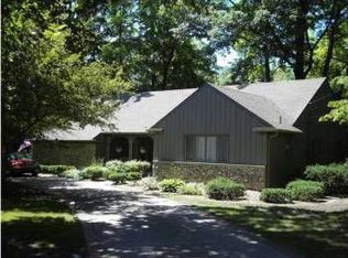 601 Manhattan Rd SE, East Grand Rapids, MI 49506