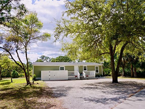 3rd image of 1900 Biscayne Dr