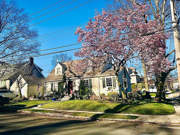 2nd image of 71 Acacia Ave