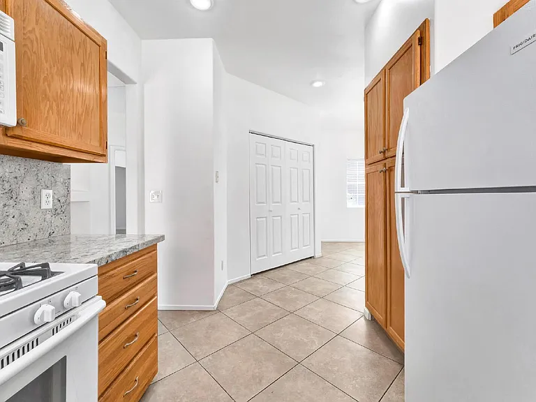 2560 Silver Shadow Dr — Photo 8