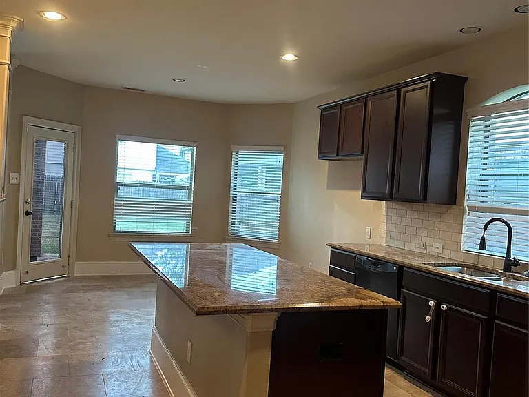 13915 Sawmill Run Ln — Photo 9