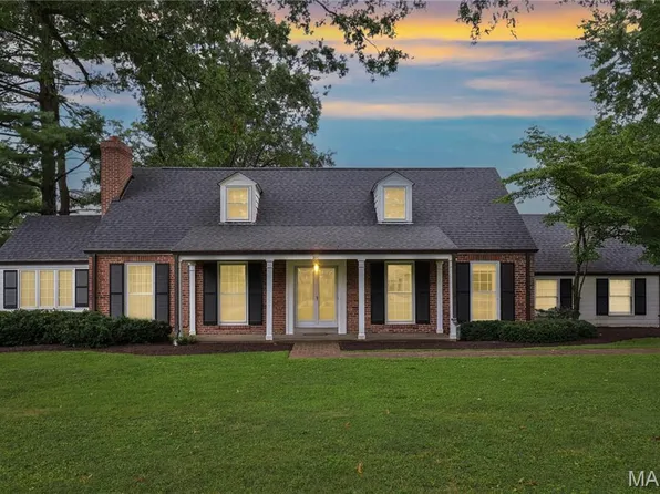201 Graybridge Rd, Saint Louis, MO 63124