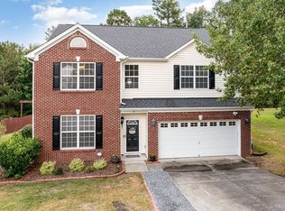 8 Autumn Leaf Ln, Durham, NC 27704