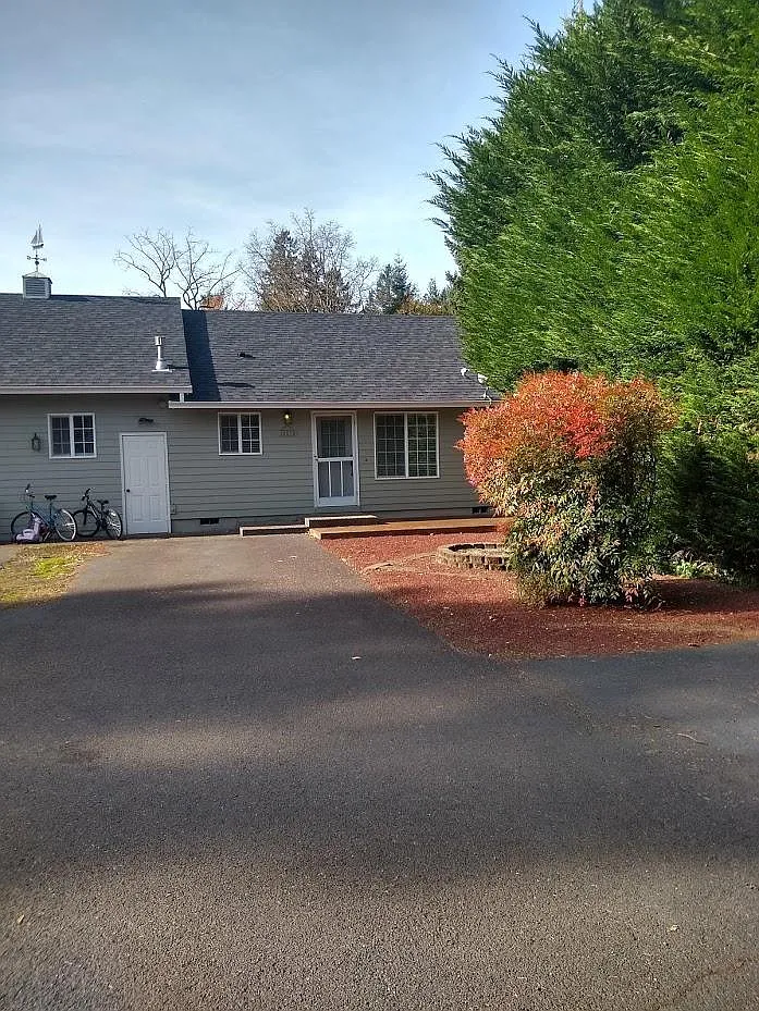 10020 NW Lakeshore Ave — Photo 1