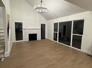 38229 Timberland Dr, Westland, MI 48185