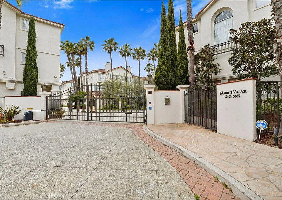 5405 Marine Ave