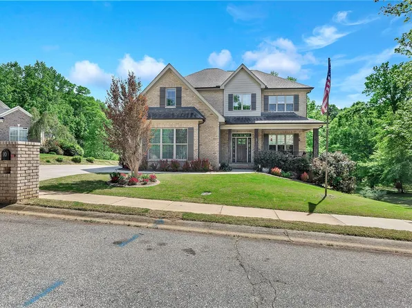 10 Colonel Storrs Ct, Greer, SC 29650