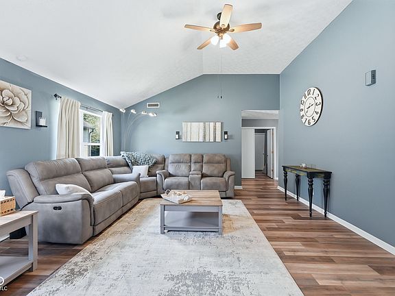 3rd image of 7843 Oceanline Dr