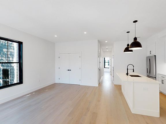 2nd image of 19-21 Buttonwood St #11020458