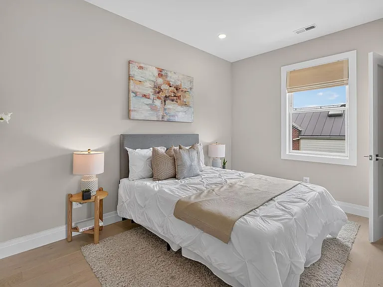 1102 Staples St NE #301 — Photo 14