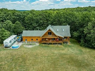 62 Trillium Rd, Pleasant Valley, NY 12569