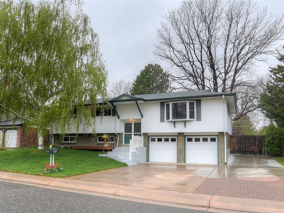 2nd image of 3049 S Akron Ct