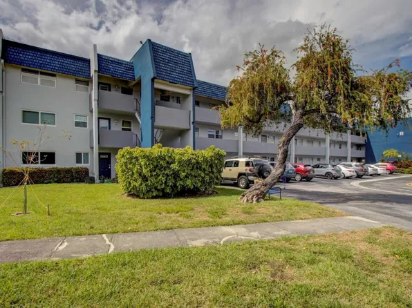 7867 Golf Circle Drive #108, Margate, FL 33063