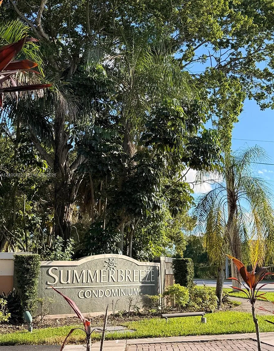 Summerbreeze Condo — Photo 1