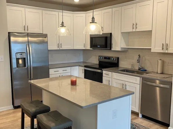 4204 Peters Farm Way #204, Westborough, MA 01581