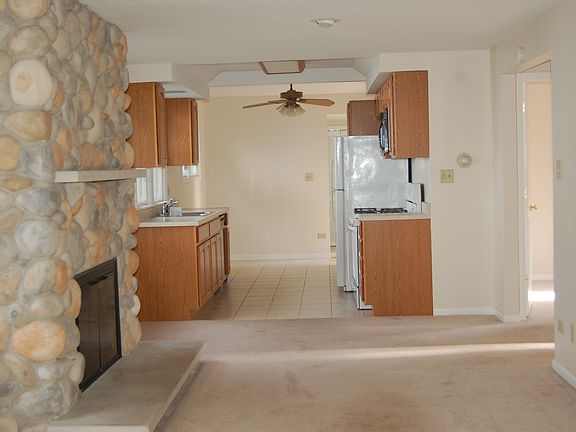 4th image of 25026 W 2nd St