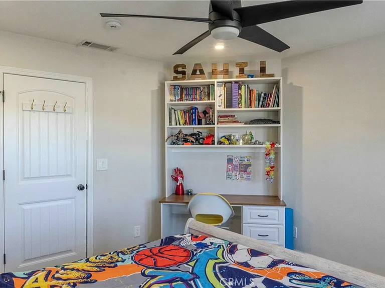 1042 Robinson Ct — Photo 42