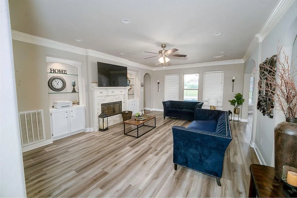 5 bed, 3.5 bath, 4041 sqft, $3,500 — Photo 3