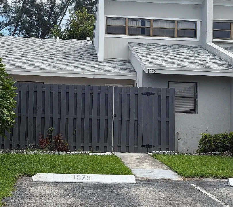 1975 Monks Ct