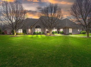 5733 Woodland Hills Dr, Racine, WI 53406