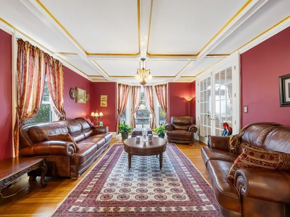 47 Highland Ave, Haverhill, MA 01830