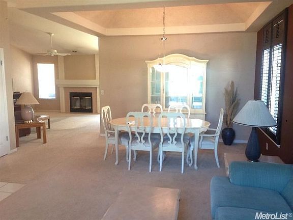 4th image of 2205 Americana Dr