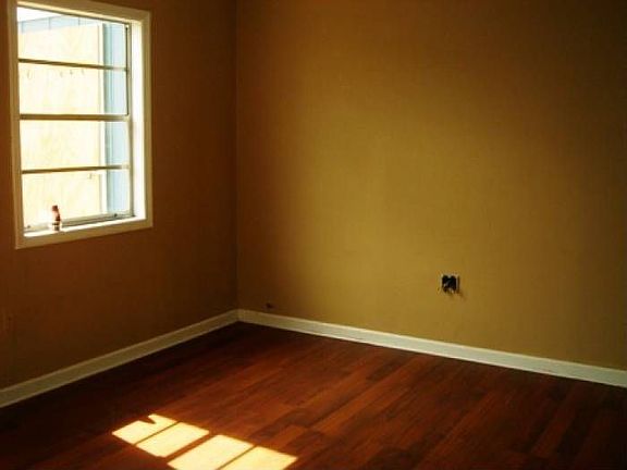 5th image of 105 E Club Dr
