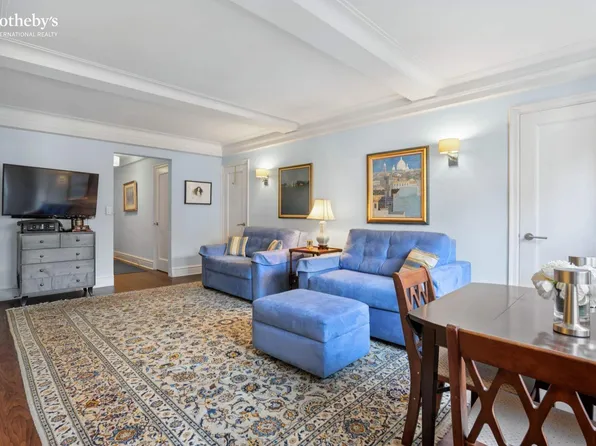 333 East 53rd Street 5B image 3 of 12