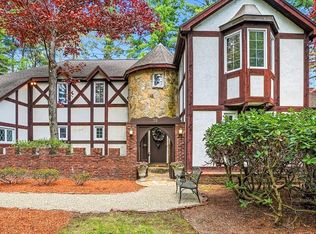 39 School St, Hopkinton, MA 01748