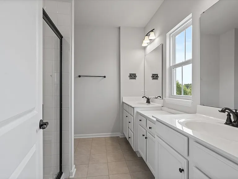 150 Curtis Ct — Photo 7