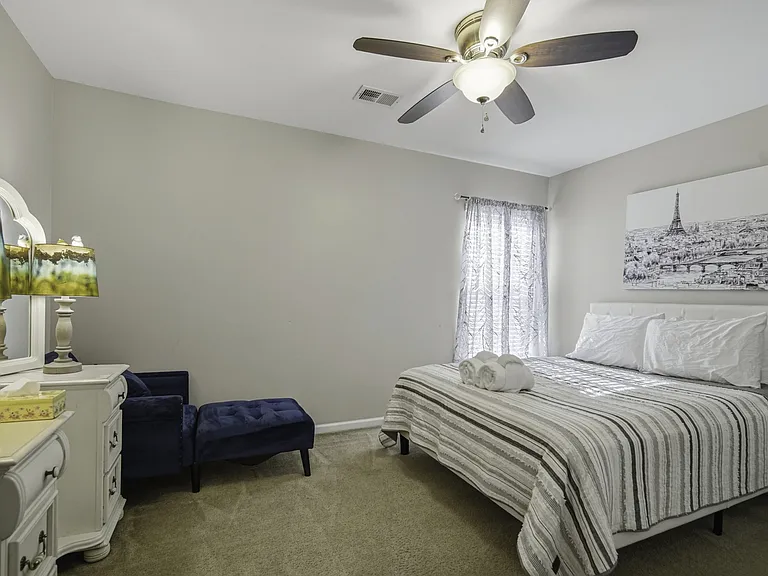 225 Urbano Ln — Photo 39