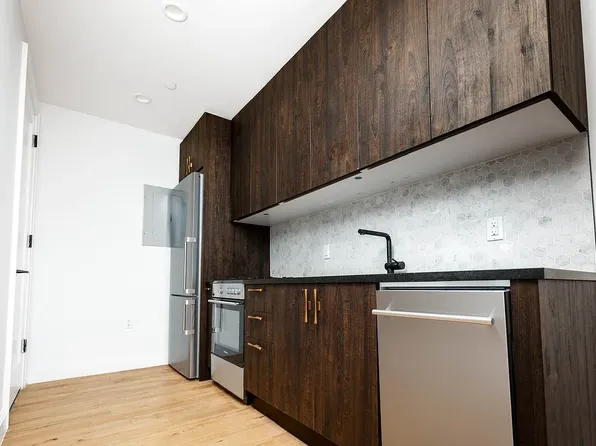 564 Saint Johns Place image 1 of 21