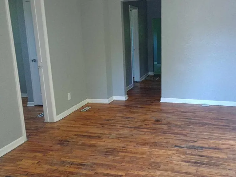 5303 Sawyer St — Photo 4