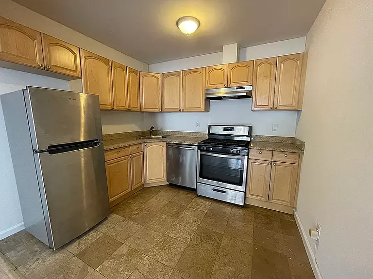 11-43 45th Ave #3R — Photo 2