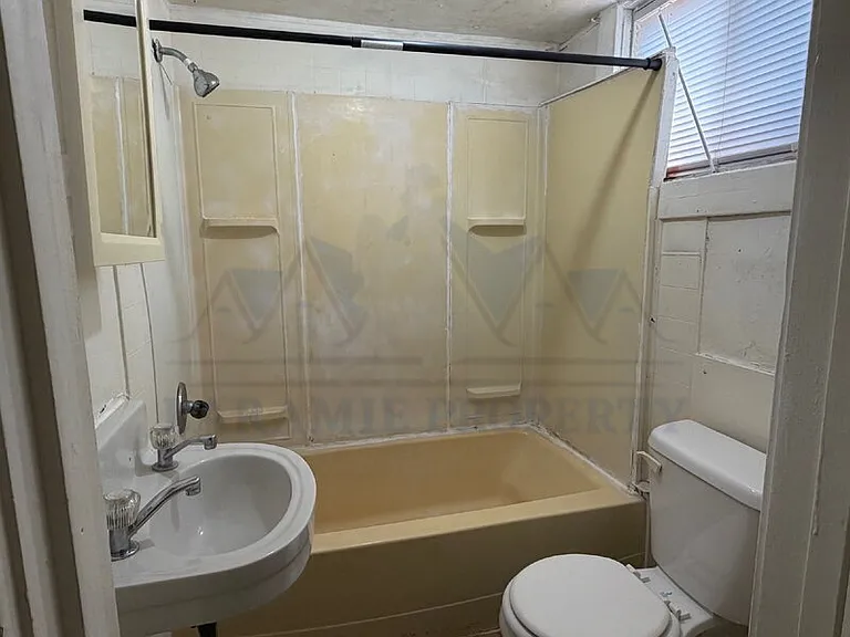 1526 Grand Ave #3 — Photo 10