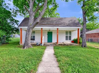 305 Otis St, Whitesboro, TX 76273