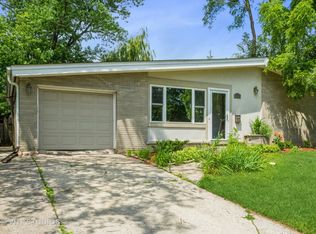 872 Virginia Rd, Highland Park, IL 60035