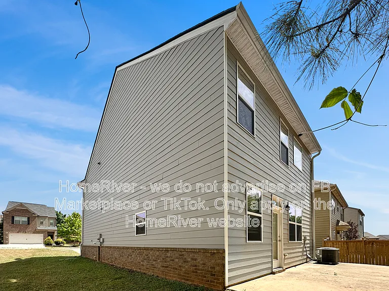 1067 Lear Dr — Photo 18