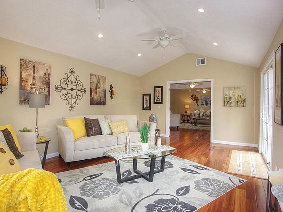 3rd image of 109 Park Hill Dr