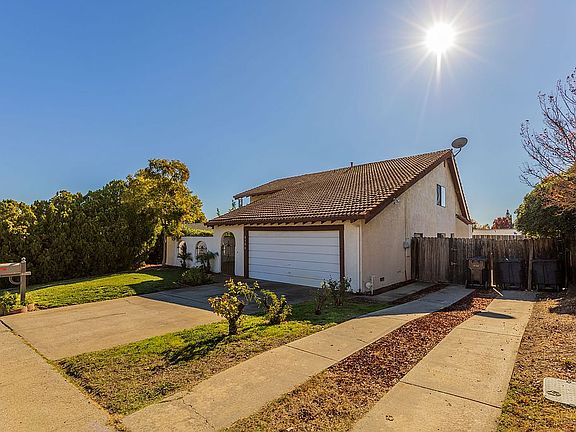 3rd image of 8106 Stacey Hills Dr