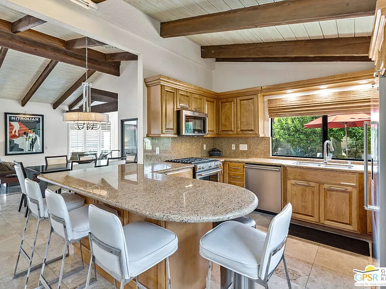 1347 Primavera Dr — Photo 23