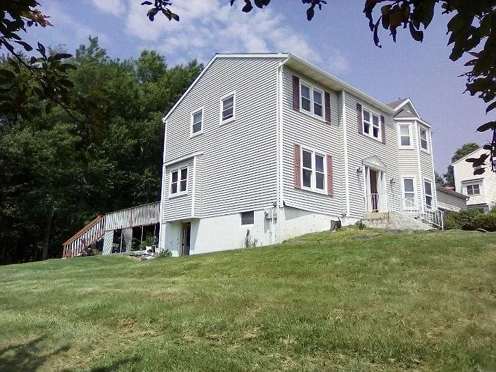 44 Clinton Dr — Photo 17