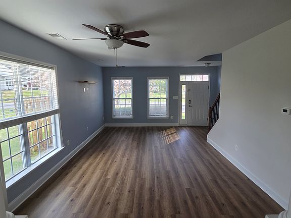 3rd image of 261 Bashore Dr